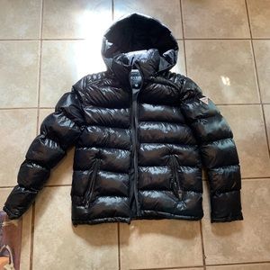 GUESS BUBBLE/PUFFER JACKET MEDIUM